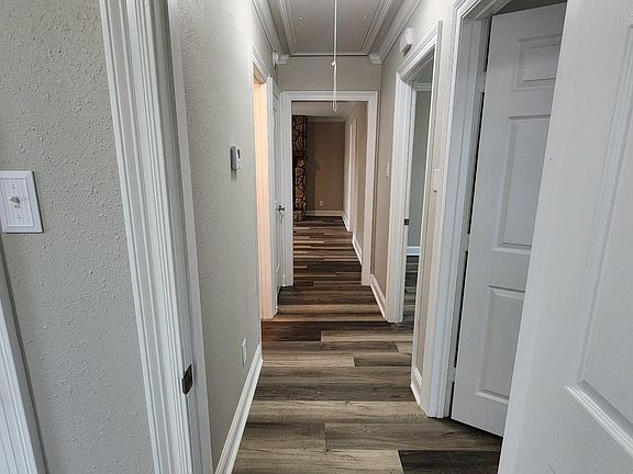 4th image of 205 Roy St