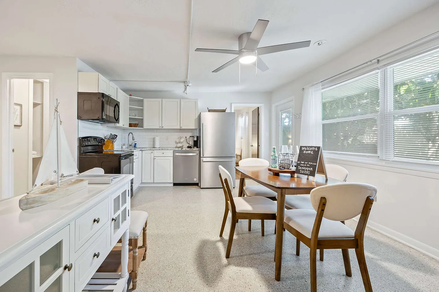 5 bed, 4.0 bath, $8,025 — Photo 4