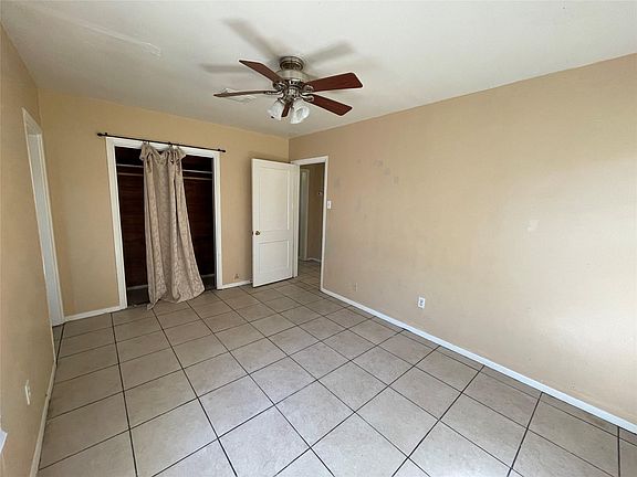 4th image of 3910 Ella Blvd