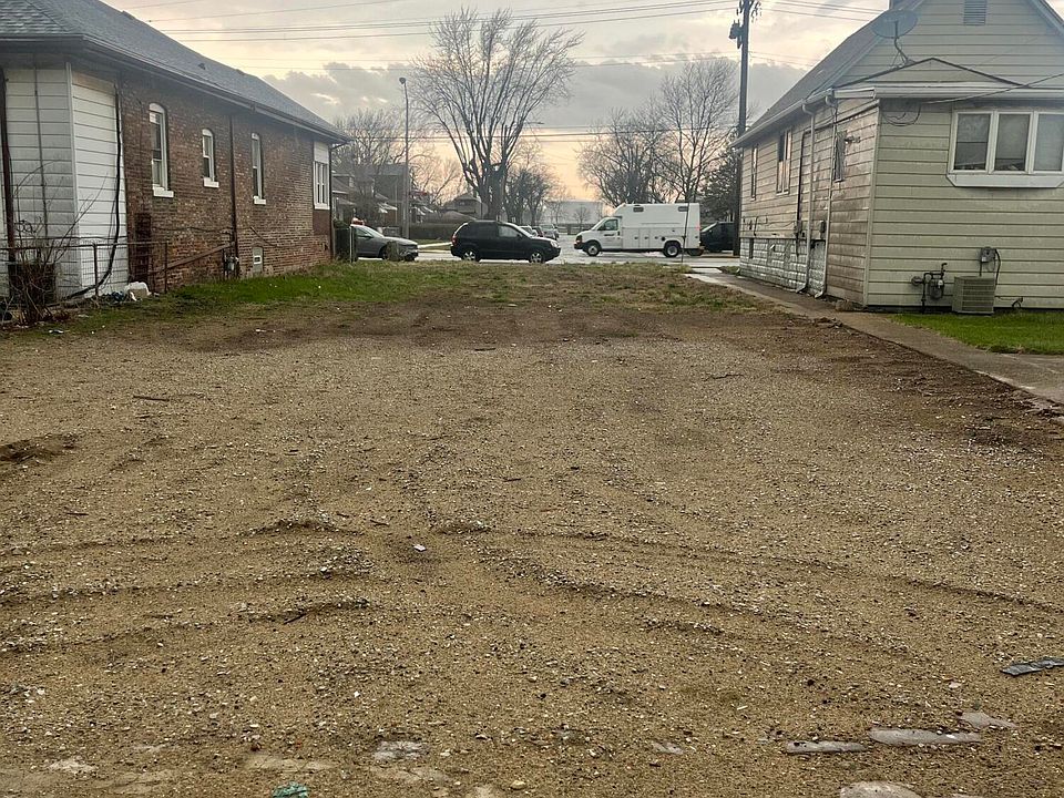 2nd image of 509 W Columbus Dr