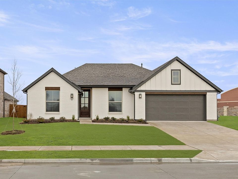 1st image of 909 Twin Pine Ct