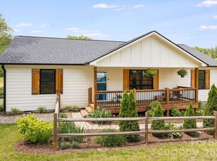 923 Newfound Rd, Leicester, NC 28748