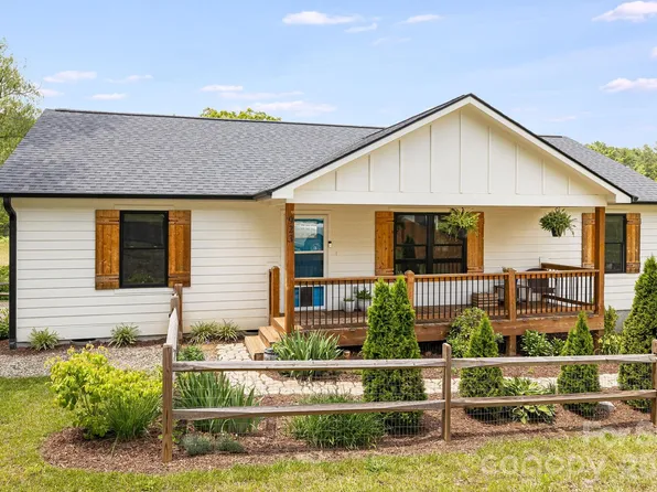 923 Newfound Rd, Leicester, NC 28748