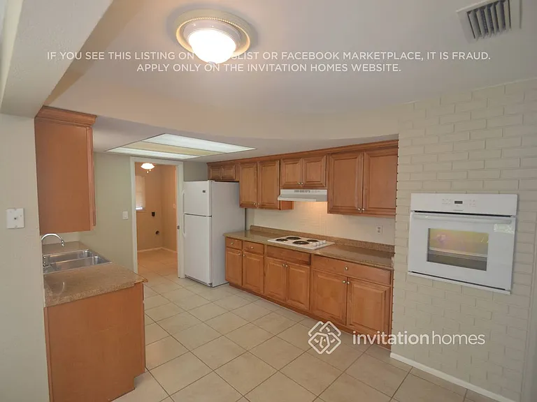 2642 Oakbrook Dr — Photo 6