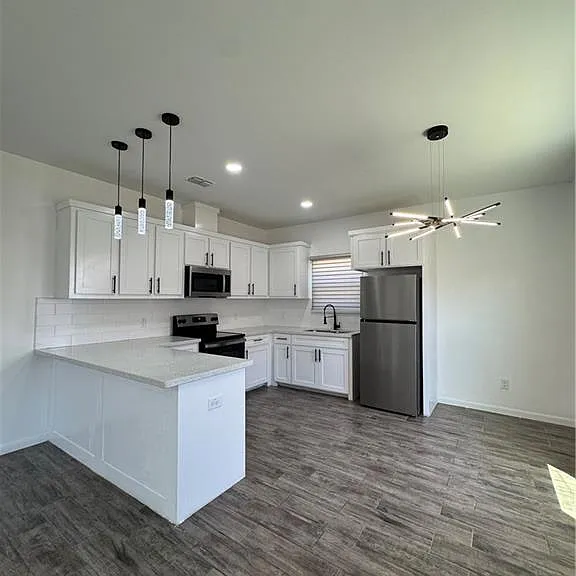 5601 Ozark Ave #4 — Photo 2