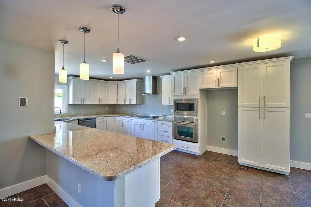 4 bed, 2276 sqft, $3,050 — Photo 2