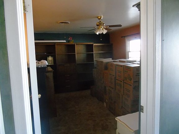 5th image of 805 W 11th St
