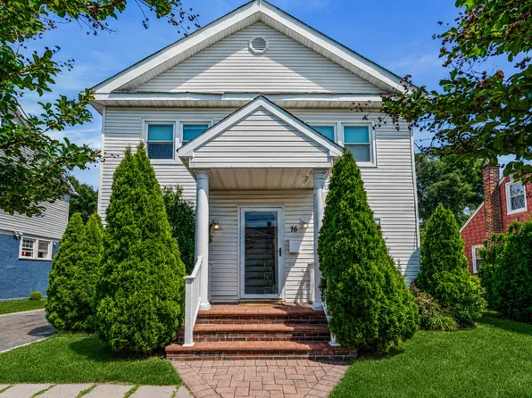 16 North St, Glen Cove, NY 11542