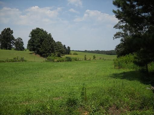 2nd image of 2041 Dowty Rd