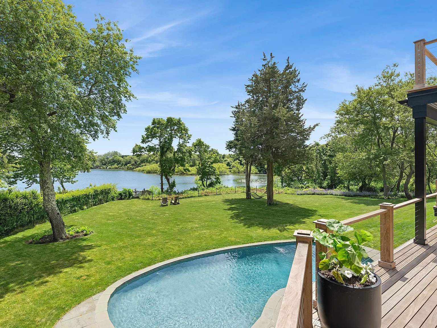 Waterfront home — Photo 4