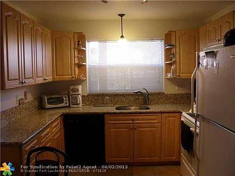 5th image of 9501 Sunrise Lakes Blvd APT 206