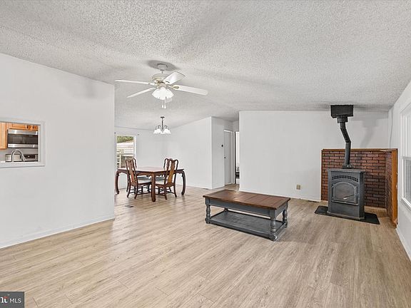 4th image of 8966 Marshall Creek Rd