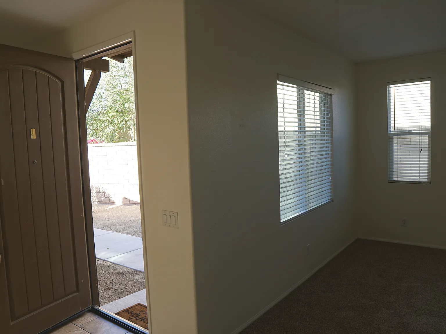 3 bed, 2099 sqft, $2,995 — Photo 4