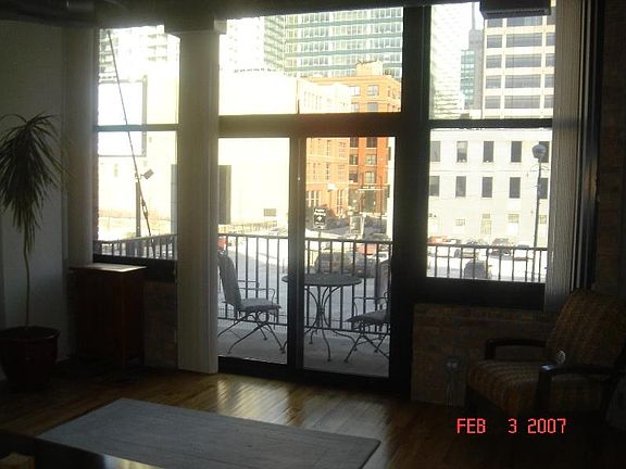 3rd image of 210 S Desplaines St APT 205