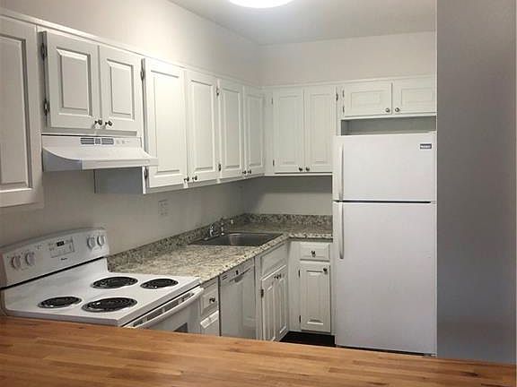 3rd image of 500 Newfield Ave APT 4D
