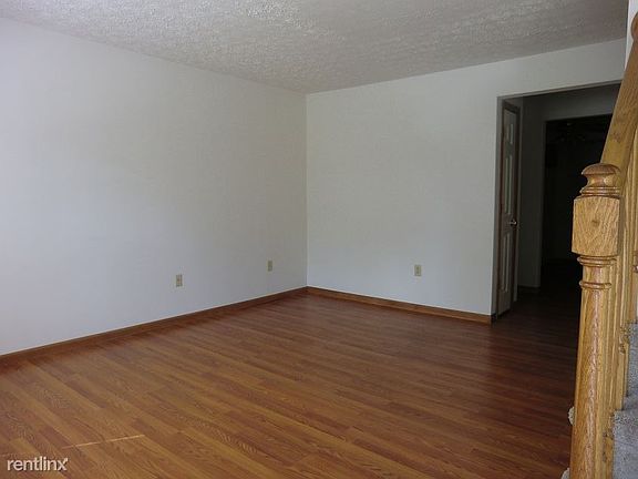 Holloway 19 Living Room