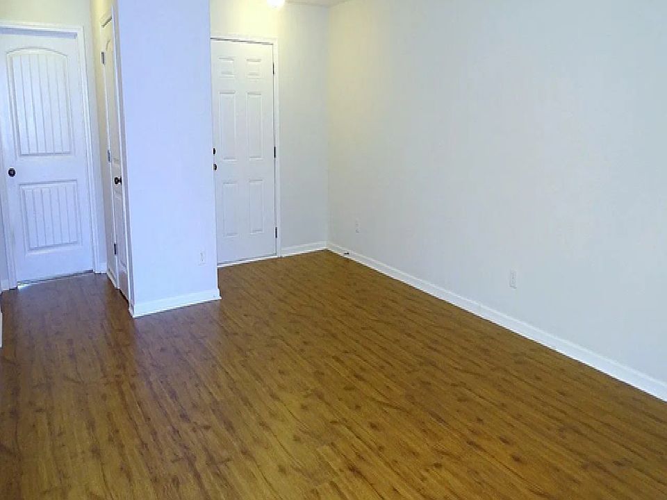 2nd image of 157 Danbury Ln