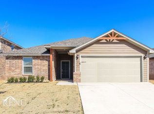 1617 Maroon Dr, El Reno, OK 73036