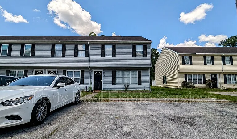 1100 Pineland Ave #3H — Photo 1
