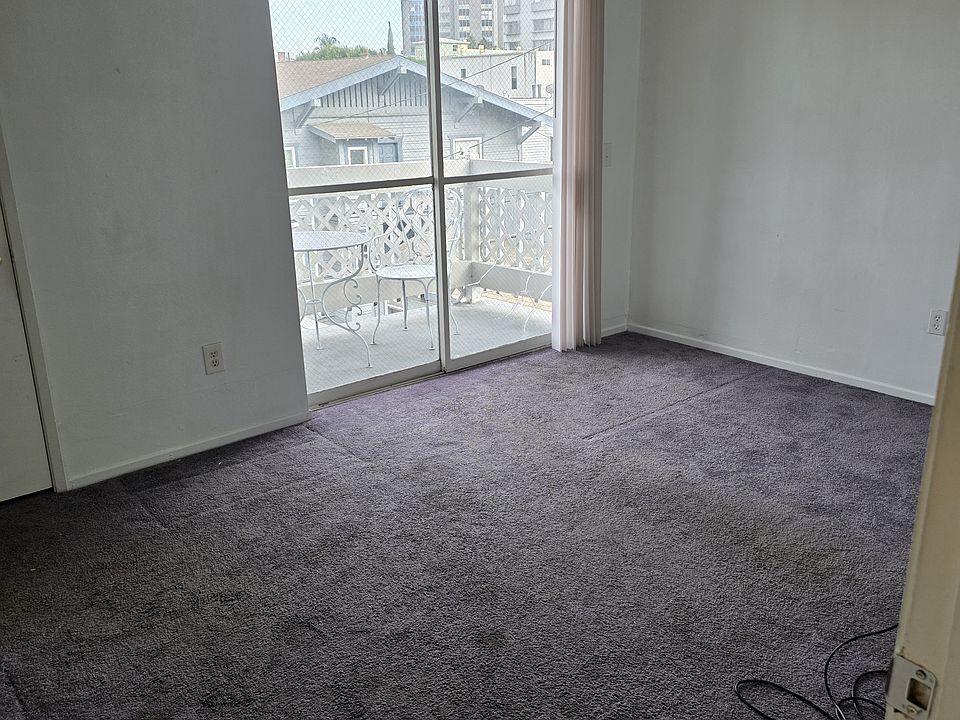 masterbedroomwith a second balcony