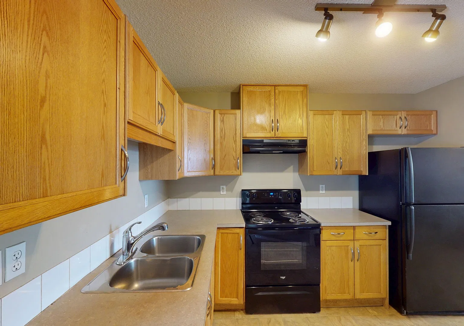 501 Saddlecrest Boulevard Northeast — Photo 1