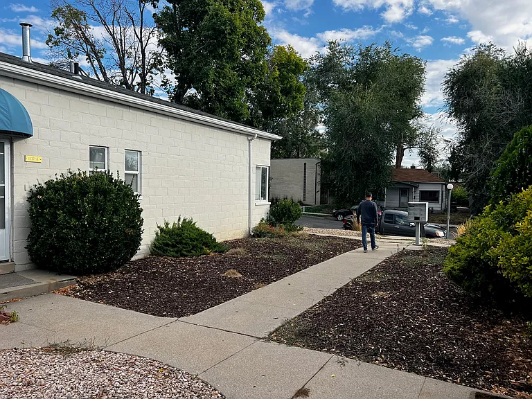 Located in a vintage courtyard building one block from shops and restaurants