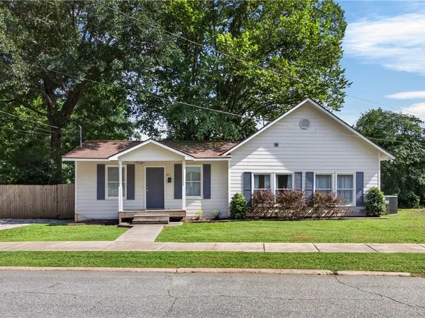 815 Torbert Blvd, Opelika, AL 36801
