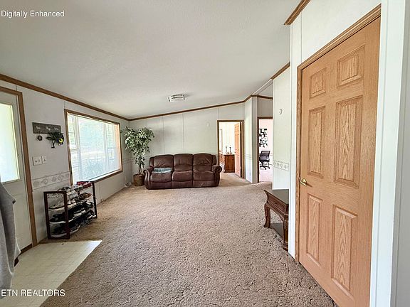 4th image of 207 4th St