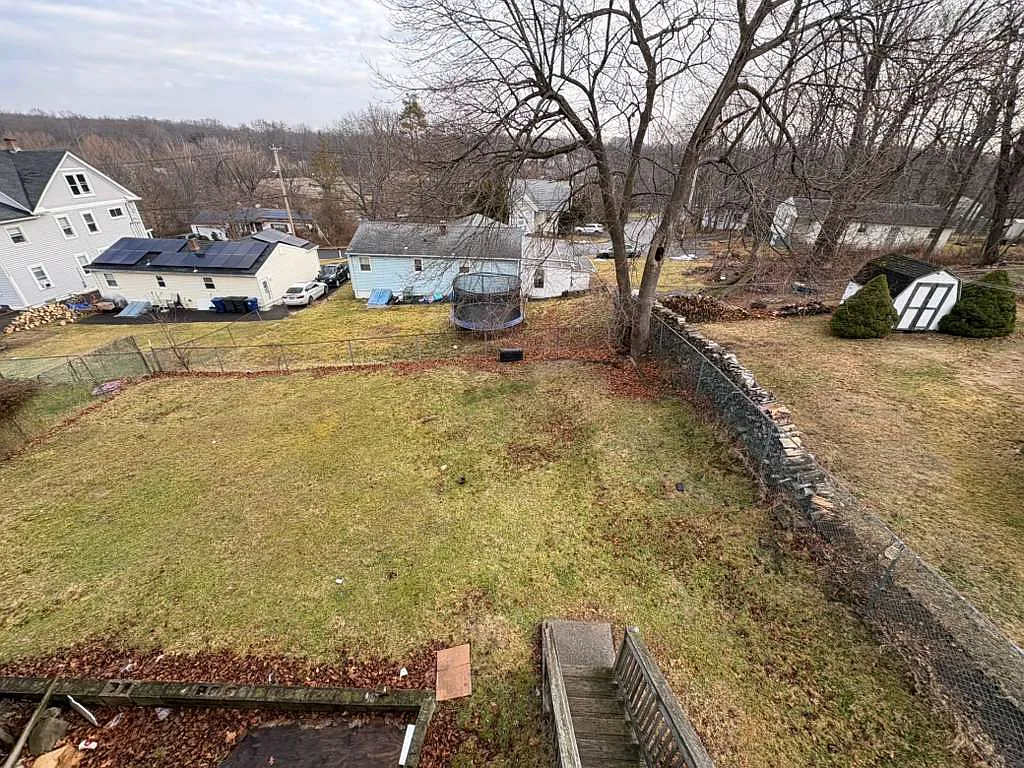 4 bed, $2,100 — Photo 2