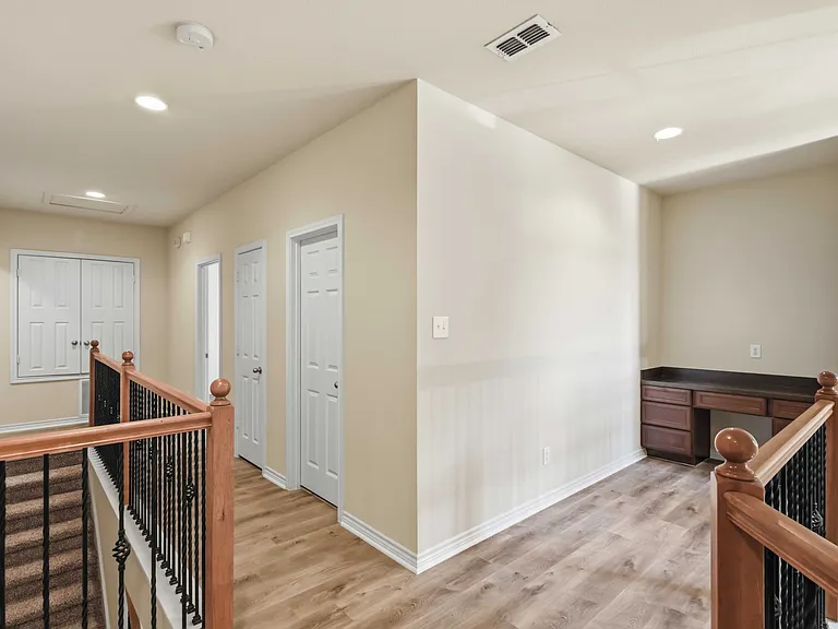 807 Clear Water Dr — Photo 21