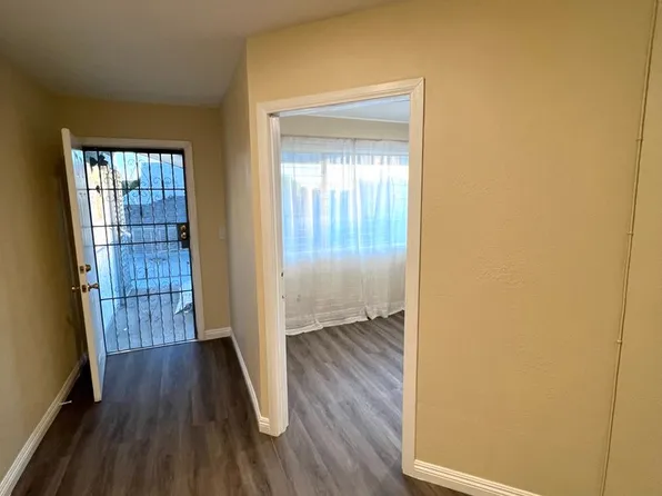 S. Normandie Ave., 3954 S Normandie Ave #4, Los Angeles, CA 90037