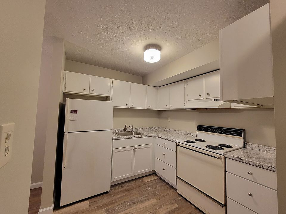 1st image of 1450 Wood Dr #15