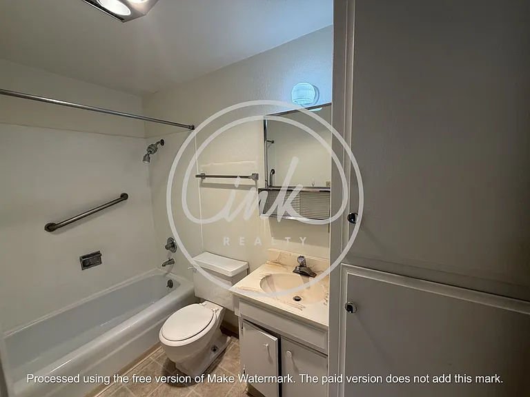 604 W King St — Photo 7