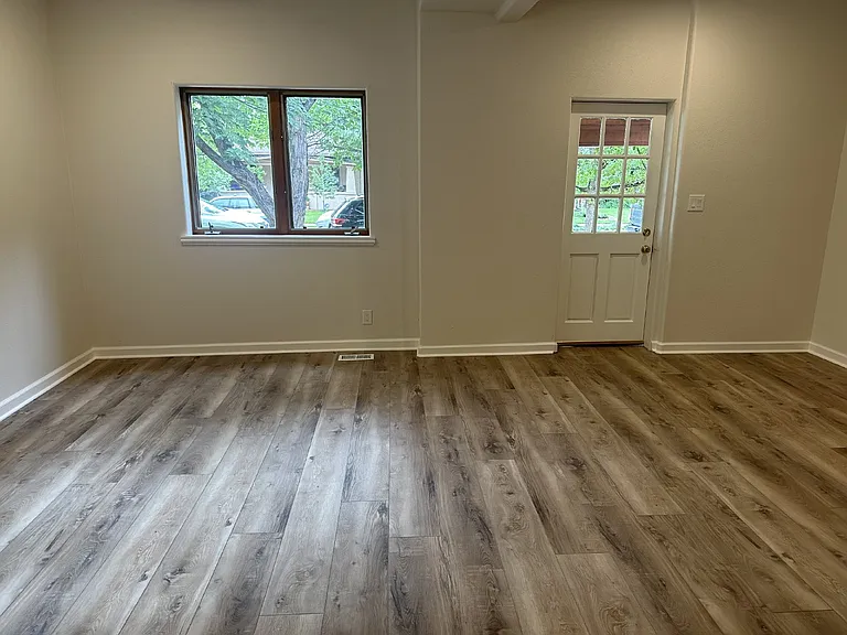 1752 S Clarkson St — Photo 14