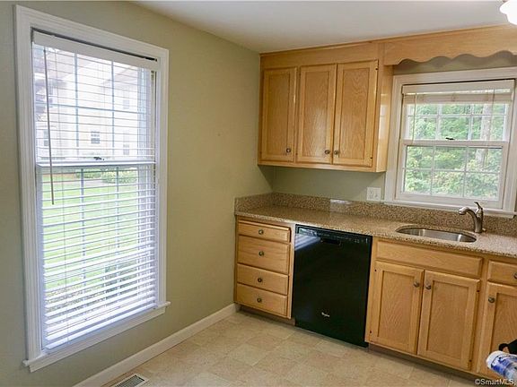 3rd image of 24 Hubbard Run Dr Unit 24