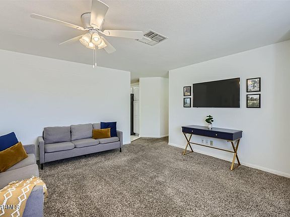 4th image of 1414 N Ashland --