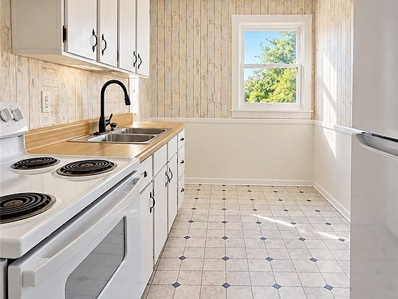 5th image of 1417 Randolph St