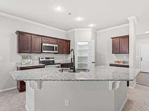 4th image of 4424 Cornwall St