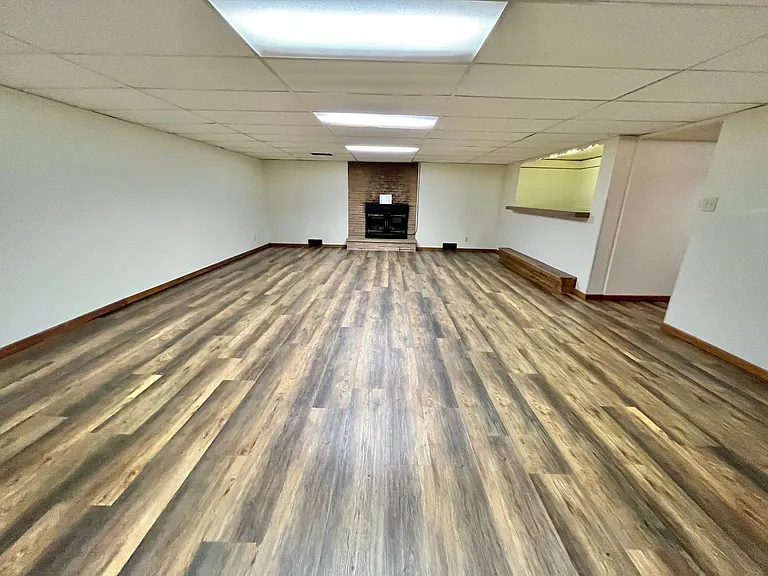 4909 E Linden Ln — Photo 24
