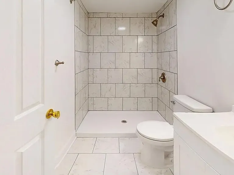 82 Ashlawn Dr — Photo 13