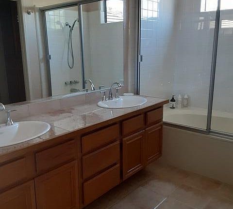 4th image of 28713 Greenwood Pl