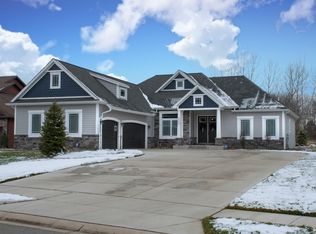 5554 Deer Hollow Dr, South Bend, IN 46614