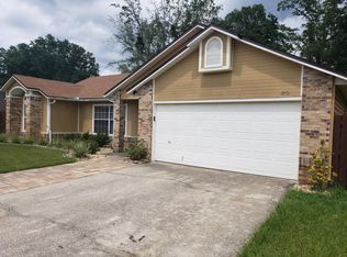 6901 Plum Lake Ln E, Jacksonville, FL 32222