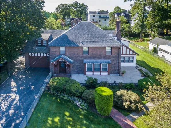 174 Coligni Avenue, New Rochelle, NY 10801