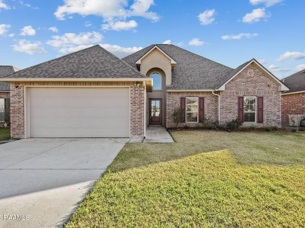 208 Golden Lake Dr, Rayne, LA 70578