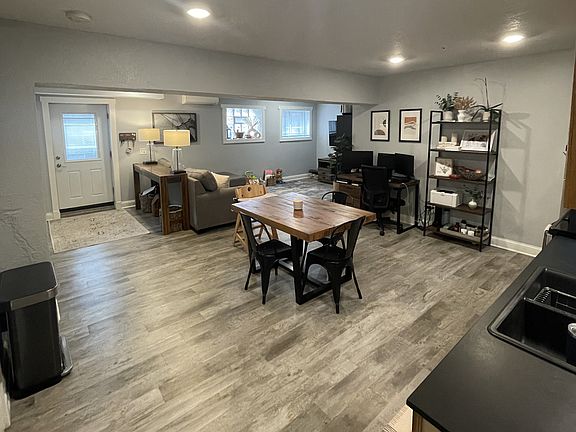 3rd image of 1018 19th Ave NE APT 2B