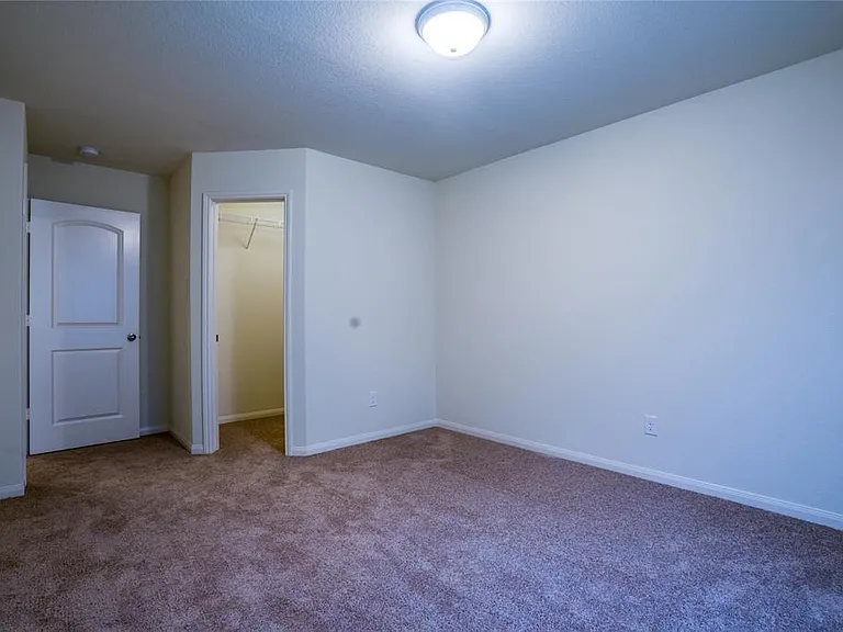 208 Autumn Berry Ln — Photo 26