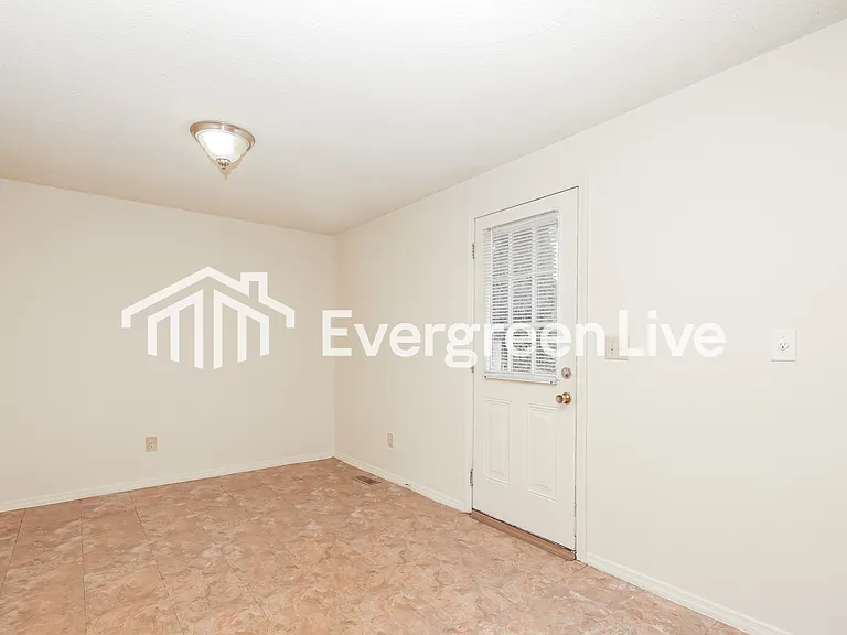 6240 Greenfield Way — Photo 6