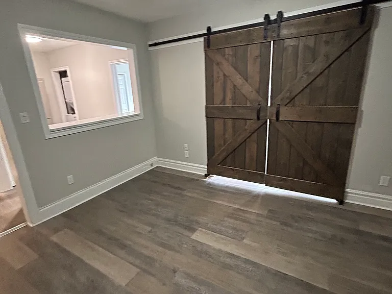 144 Locke St S #3 — Photo 13