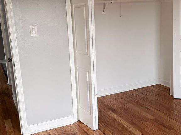 5th image of 4225 115th St Building 12-3C